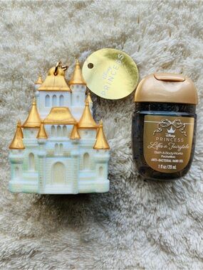 Bath and Body Works Disney Castle Pocketbac Holder